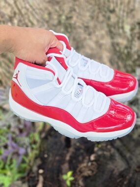 AIR JORDAN 11 RETRO CHERRY RED
